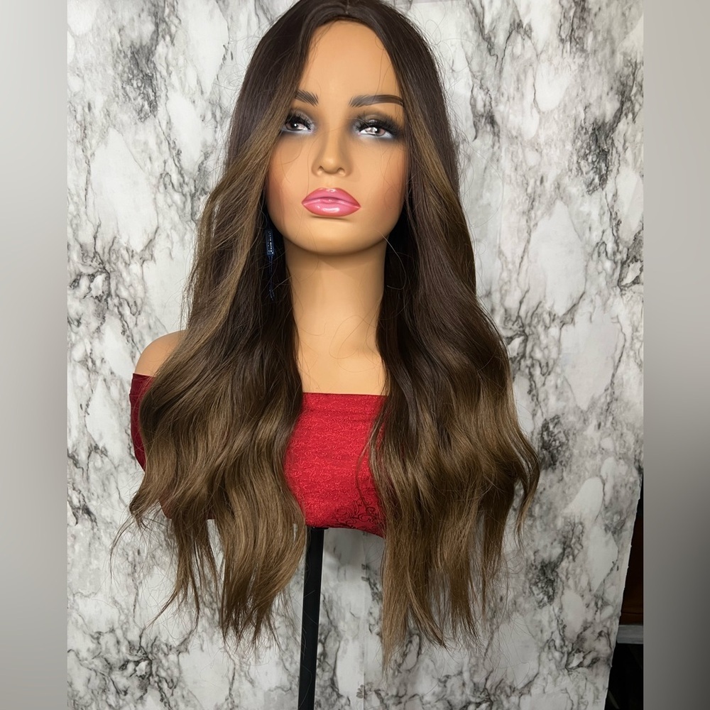 28 Inch Balayage Brown to Caramel Wavy Hair Wig - Picture 6 of 7